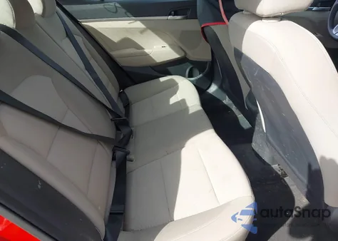 2020 Hyundai Elantra Se z USA, uszkodzony, nr VIN 5NPD74LF5LH619639